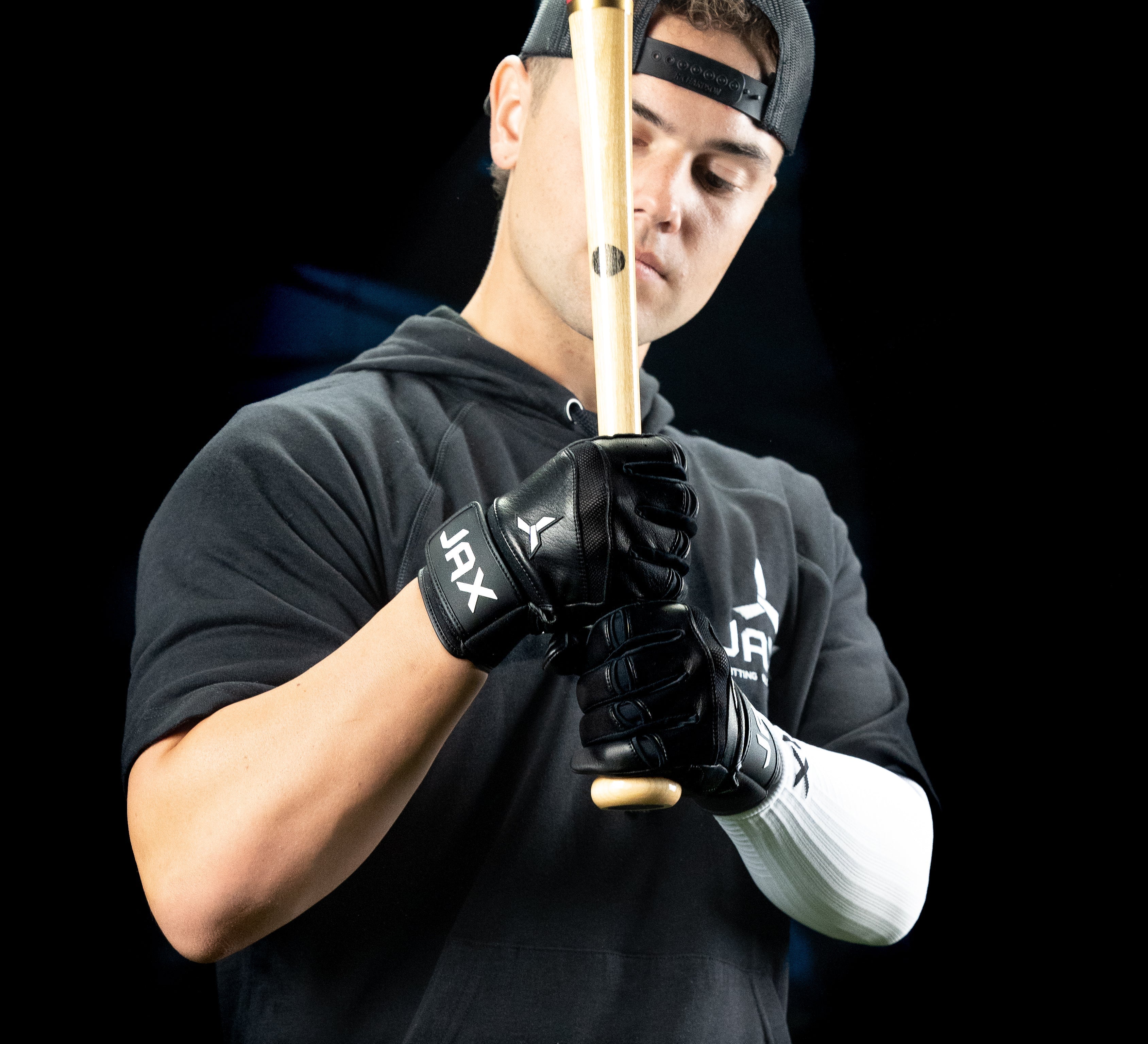 Collection of Jax Restore Recovery Premium Arm Sleeve - White in a gallery layout