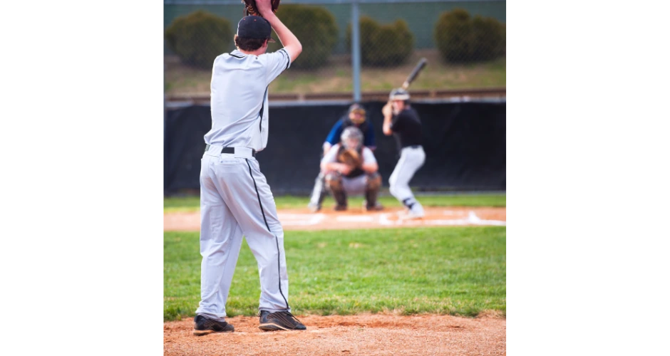 pitching from the windup vs stretch
